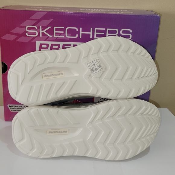 Skechers Women's D'Lux Ultra Sneaker Comfort Lightweight Grey - Picture 6 of 8